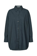 Load image into Gallery viewer, Rabens Saloner oversized Bluse-Noah-pirate black
